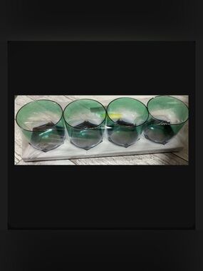 4 Count Green Plastic Cups - NWT